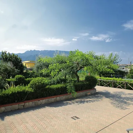 Bed & Breakfast Villarosa 4*